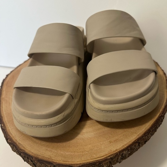 👡 ZARA Light Tan Sandals 👡 - Picture 8 of 10